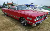 =Mercury Monterey rollt bei der Oldtimerausstellung in Uttrichshausen über das Ausstellungsgelände. 07-2019