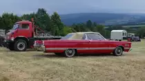 =Mercury Monterey rollt bei der Oldtimerausstellung in Uttrichshausen über das Ausstellungsgelände. 07-2019