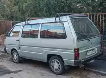 Rückansicht: Nissan Vanette C22 zweite Generation, fotografiert in Januar, 2020.