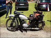 ČZ 125T, Baujahre 1948. 4,2 HP, 80km/st. Schloss Police am 27. 6. 2020