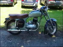 Jawa 250. Schloss Police am 27. 6. 2020