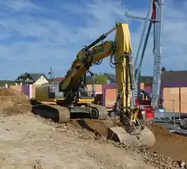 =NEW Holland 215 C, eingesetzt auf einer Baustelle in 36100 Petersberg-Marbach, 04-2020