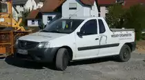 =Dacia Logan PickUp der Firma WEIDER steht auf einer Baustelle in 36100 Petersberg-Marbach, 04-2020