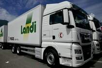 Fiege MAN Hängerzug mit Kastenaufbau am 25.6.18 beim Trucker Festival Interlaken