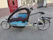 Lastenfahrrad Gazelle Cabby mit Regenverdeck am 21.06.2020 in Berlin.