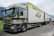 MB Actros Hängerzug von Camion Transport am 25.6.18 beim Trucker Festival Interlaken.