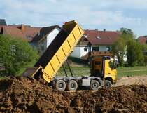 =MB Arocs eingesetzt auf einer Baustelle in Petersberg-Marbach im April 2020