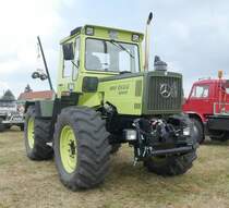 =MB Trac 1000 rollt bei der Oldtimerausstellung in Uttrichshausen über das Ausstellungsgelände. 07-2019