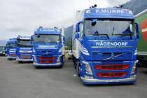 Zwei Volvo und zwei DAF von Murpf am 25.6.18 beim Trucker Festival Interlaken.