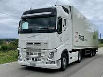 Ein Volvo Sattelzug der Fiege am 3.7.20 in Dotzigen.