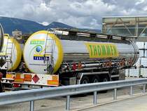 Ein Tankauflieger von Thommen + Furler am 3.7.20 in Rüti bei Büren.