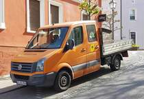 =VW Crafter, als Doppelkabiner mit Ladefläche, der Baufirma BOCK & SOHN steht im Mai 2020 in Hünfeld