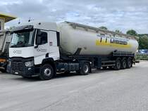 Renault mit Siloauflieger von Mittelland Transport am 3.7.20 in Hasle bei Burgdorf.