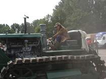 Auch am Sonntag war Kolja und seine Raupe im AGRA Gel�nde nochmalig unterwegs,bevor es auf die Heimreise ins Erzgebirge ging.