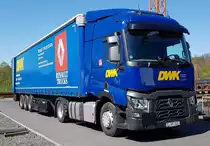 Renault-Sattelzug vom DWK steht zur Entladung in Hünfeld, 06-2020