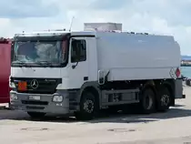 Mercedes Actros Tanker im Stadthafen Sassnitz am 11.07.2020