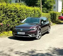 VW Passat Variant Alltrack 2.0 Diesel am 18.07.2020 in Chemnitz Yorckstraße fotografiert mit Nokia 3.2 und zugeschnitten mit Paint