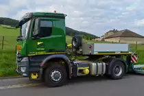 Mercedes Benz Actros Sattelzugmaschine steht am 17.07.2020 am Stra�enrand.