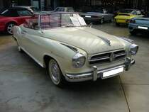Borgward Isabella Cabriolet aus dem Modelljahr 1959. Insgesamt wurden ca. 30 Isabella Cabriolets bei Deutsch in Köln hergestellt. Die Basis bildete bei ca. 20 Fahrzeugen die Isabella Limousine und bei den restlichen Wagen das Isabella Coupe. Das Coupe und das Cabriolet war immer mit dem stärkeren Motor der Isabella TS ausgestattet. Dieser Vierzylinderreihenmotor leistet 75 PS aus einem Hubraum von 1493 cm³. Classic Remise Düsseldorf am 19.07.2020
