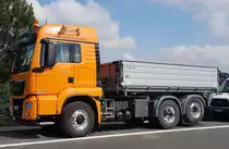 =MAN TGS von PEEGUT-Bau steht im Juli 2020 in Hünfeld