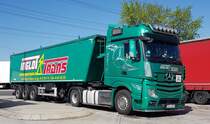 =MB Actros von INGLOT Trans rastet an der A 3 im April 2020