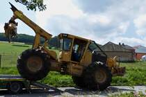 Forsttraktor Tigercat 610 E wird vom Transporthnger heruntergefahren. 20.07.2020