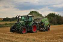 Fendt Vario 514 mit Fendt Rotana 160 Rundballenpresse am 24.07.20 bei Hammersbach (Main Kinzig Kreis) 