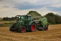 Fendt Vario 514 mit Fendt Rotana 160 Rundballenpresse am 24.07.20 bei Hammersbach (Main Kinzig Kreis) 