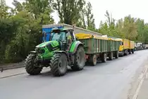 Deutz Fahr 6215 am 25.07.20 in Frankfurt Osthafen