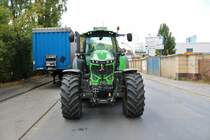 Deutz Fahr 6215 am 25.07.20 in Frankfurt Osthafen