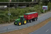 John Deere 6250R am 25.07.20 in Frankfurt am Main