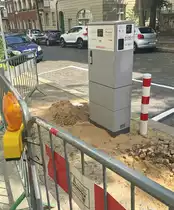 Hier wird eine Ladesäule der Allego GmbH für be emobil eingerichtet. Die Ladestationen des Netzwerks findet man unter: http://www.be-emobil.de/ladestationen/ . Foto:24.07.2020