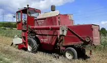 Mähdrescher  IHC 321 , 1972-81 gebaut, 4-Zyl.Diesel mit 3911ccm und 75PS, Juli 2020