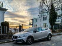 Volvo V40 Cross Country, gesehen in Februar, 2020.