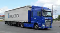 Die tschechische Sped. NIKA LOGISTICS a.s. mit Aufliegerder Firmengruppe GOLDBECK mit DAF XF 480 Zugmaschine am 29.07.20 Berlin Marzahn. 