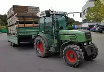 =Fendt 209 V steht auf dem Obsthof Eriskirch im Oktober 2019