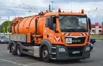 Uni Roka Berlin GmbH mit MAN TGS 26.360 Abwasserspülfahrzeug am 29.07.20 Berlin Marzahn.