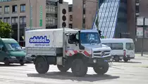 Ein MB UNIMOG U4000 einer Fa. schädel.. aus Berlin am 29.07.20 Berlin Marzahn.