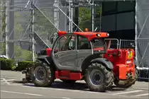 Manitou Gabelstapler steht am Straßenrand bei einer Baustelle, aufgenommen am 05.08.2020