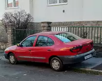 Renault Mégane I Berline, fotografiert in März, 2020.