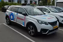 Peugeot 5008, mit dem Logo des Busunternehmens Simon aus Diekirch . 08.2020