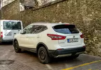 Rückansicht: Nissan Quashqai Mk2 gesehen in März, 2020.