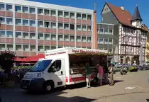 =Fiat Ducato als Marktstand vom Bauernhof HAHNER steht im Juli 2020 in Fulda zur Vermarktung der Erzeugnisse