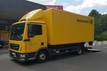 =MAN TGL von Deutsche Post steht zur Entladung in Petersberg-Marbach im Juli 2020