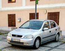 Opel Astra G, fotografiert in April, 2020.