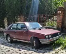 Dreitürer Renault 11 aufgenommen in Mai, 2020.