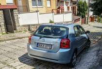 Toyota Corolla E120 von Hinten aufgenommen in Mai, 2020.