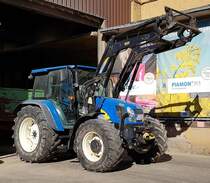 =New Holland steht zur Getreideanlieferung auf dem Betriebshof der Raiffeisen-Warenzentrale in Hünfeld, Juli 2020 