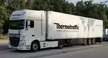 =DAF XF von THERMOTRAFFIC steht auf einem Rastplatz an der A 3 im August 2020