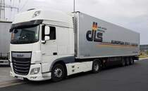 =DAF XF von DLS steht auf einem Rastplatz an der A 3 im August 2020
